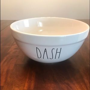 Rae Dunn mixing bowl
